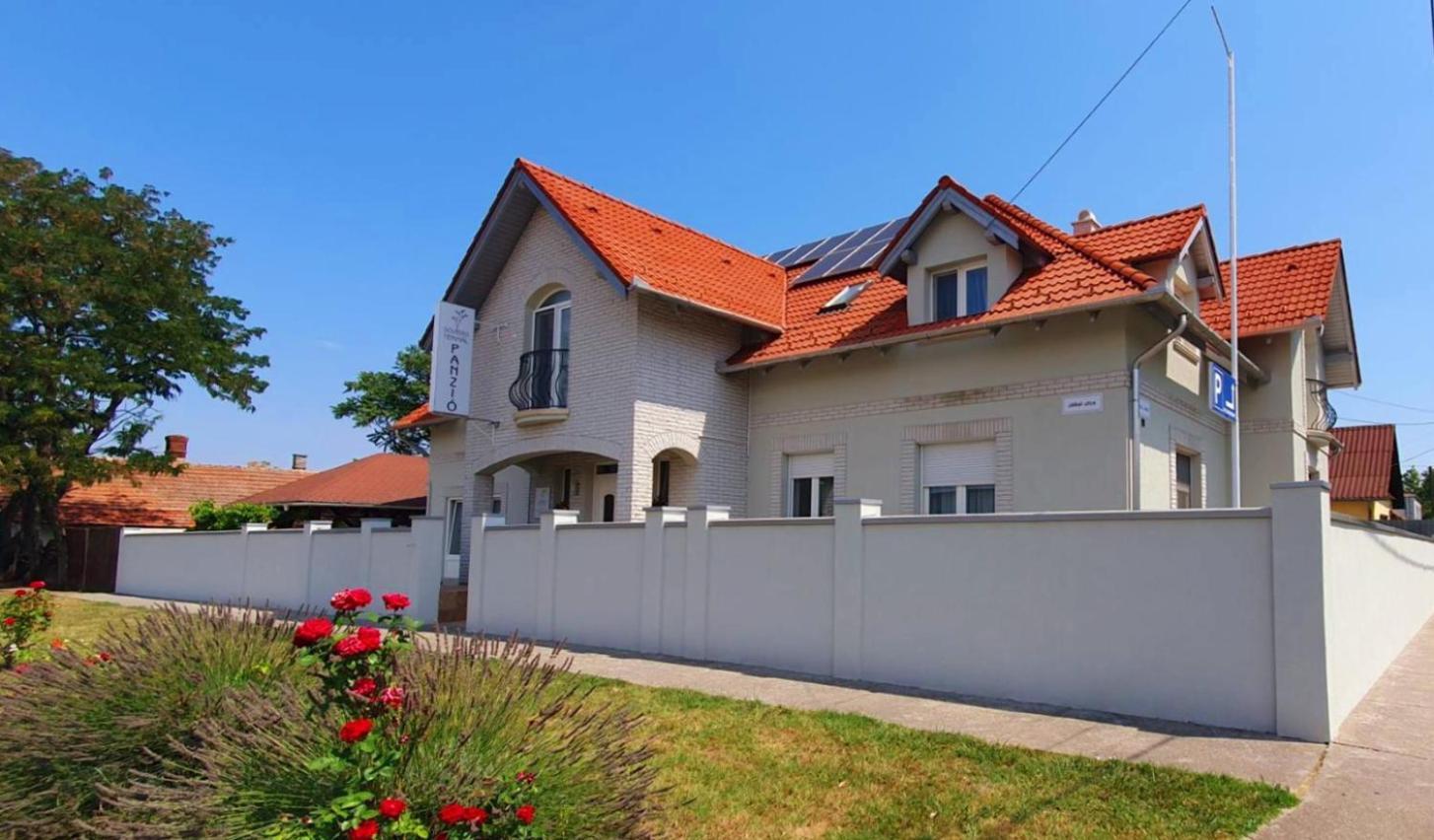 Sovirag Termal Panzio Otel Hajdúnánás Dış mekan fotoğraf