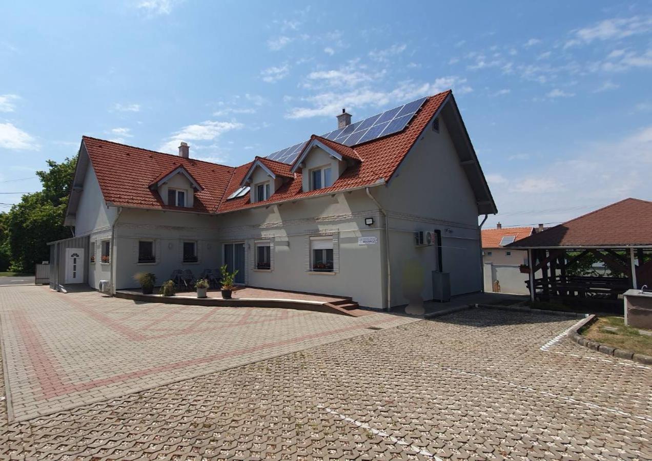 Sovirag Termal Panzio Otel Hajdúnánás Dış mekan fotoğraf